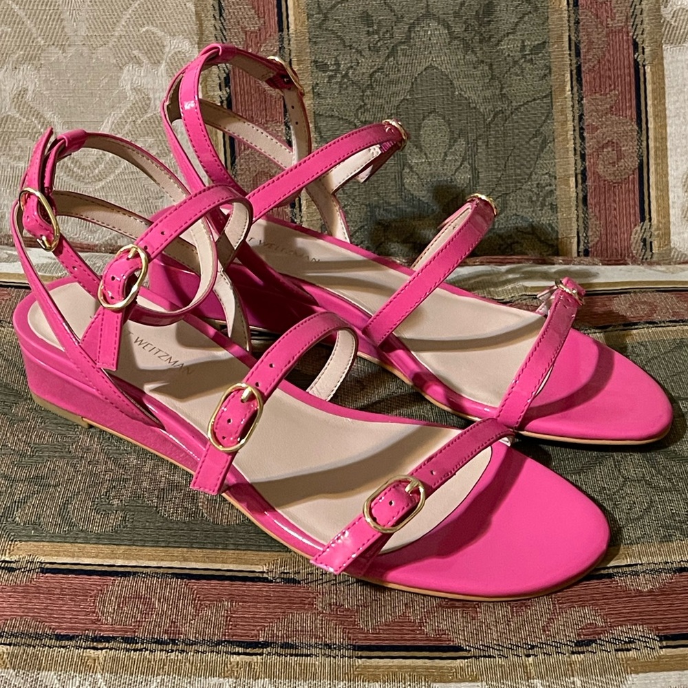 STUART WEITZMAN Grecian Buckle Wedge Pink. Size 7 Women